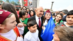 İzmir Büyükşehir Belediye Başkanı Tunç Soyer'den 23 Nisan mesajı: "İhtiyacımız olan tek şey yeniden Cumhuriyet ruhu ile kenetlenmek ve çalışmak"