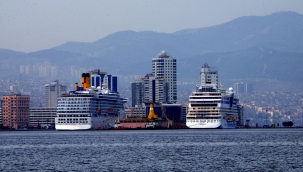 Yüzen otel İzmir Limanı'na demir atacak
