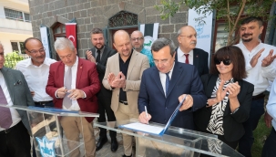 Konak Belediyesi ile Balkan ve Ada Türkleri Dernekleri arasında İşbirliği Protokolü imzalandı