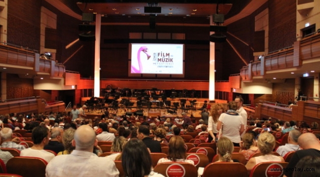2’inci İzmir Uluslararası Film ve Müzik Festivali başladı