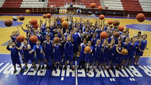 İzmir Büyükşehir Belediyesi'nin yaz spor okulları 20 Haziran'da açılıyor