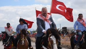 Menemen'de Rahvan At Yarışları Nefes Kesti