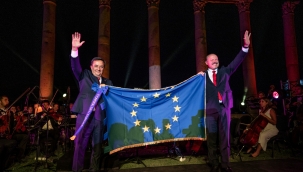 Batur: "Avrupa Şeref Bayrağı'nı gururla taşıyacağız"