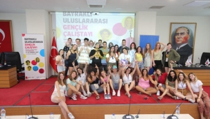 Bayraklı'da 'Uluslararası Gençlik Festivali' başladı 