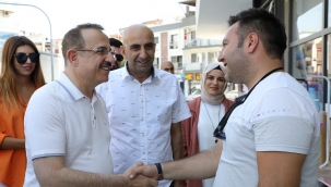 AK Parti İzmir İl Başkanı Kerem Ali Sürekli; "İzmir'i uçurumdan yuvarlıyorlar!"