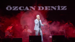 Çim Konserleri'nde Özcan Deniz rüzgarı 