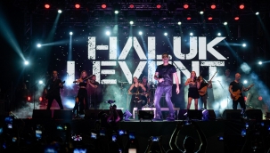 İEF Çim Konserleri'nde finali Haluk Levent yaptı 