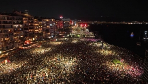 İzmir'in kurtuluşunun 100. yılında tarihe geçen kutlama yapıldı 