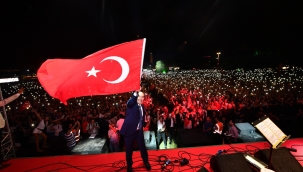 Tarihin en görkemli 9 Eylül kutlaması İzmir'de yüzyılın gecesi yaşanacak 