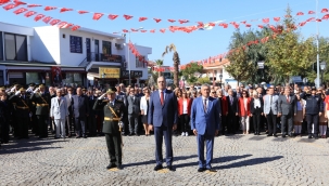Güzelbahçe'de 29 Ekim Çelenk Töreni Düzenlendi 