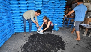 İzmir Büyükşehir Belediyesi bir yılda 800 kez satış noktalarını denetledi Kaçak ve kalitesiz kömüre geçit yok 