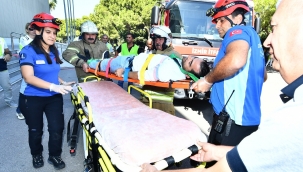 İzmir Büyükşehir Belediyesi'nden yangın tatbikatı 