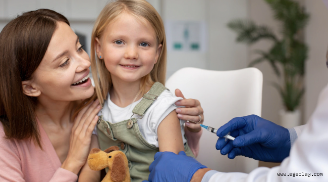 Prof. Dr. Demet Can'dan Uyarı: "Kuvvetli grip salgınları bekleniyor. Astımlı çocuklara mutlaka aşı yaptırın"
