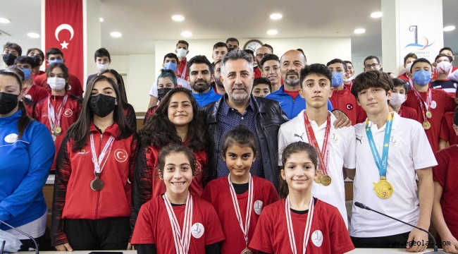 Bayraklı Belediyesinden 3 yılda 666 madalya 