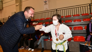 Çiğli Belediyesi'nin "Engelsiz Yaşam" Mücadelesi Sürüyor 