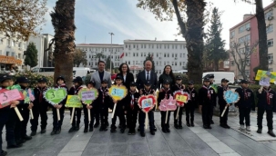 Karşıyakalı Minik izcilerden engelliler için farkındalık etkinliği