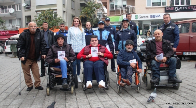 Konak'ta engelsiz yol için yürüdüler