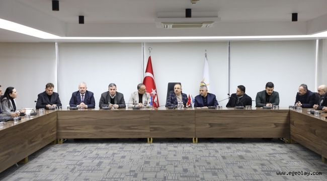 AK Parti İzmir İl Başkanı Kerem Ali Sürekli; "İlk yardım tırlarımız yola çıktı..."