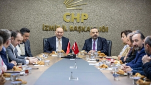 Başkan Soyer, CHP İzmir İl Başkanlığı'nı ziyaret etti "Mustafa Kemal Atatürk'ün hayallerine layık bir iş yapıyoruz" 
