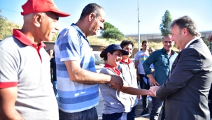 Bornova'da farkındalık yaratan temizlik çalışması 