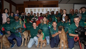 Depremzedeleri kurtaran Güney Afrikalı ekibe teşekkür Güney Afrika yardım ekiplerinden özverili çalışma 