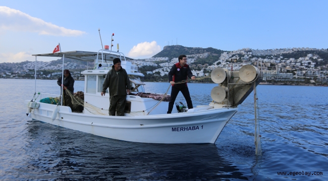 Muğla Balıkçıları Bu Kez Afetzedeler için Ağ Attı