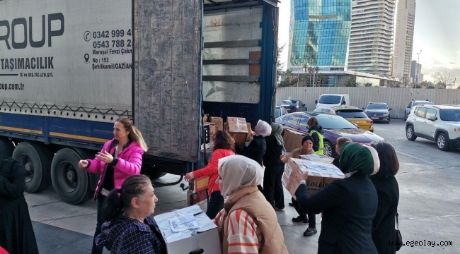 AK Parti İzmir Kadın Kolları'ndan 'Sıcak Sofralar Tekrar Kurulsun Mutfak Seti' kampanyasına destek 