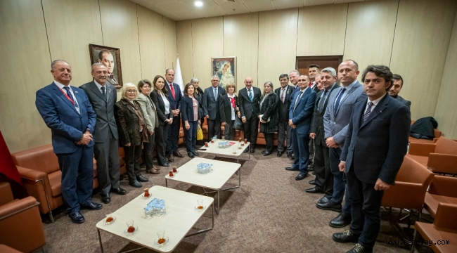 Başkan Soyer, İzmir'deki şehit ve gazi yakınlarını ağırladı "Hep birlikte daha güzel bir memleket kuracağız"