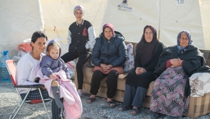 Depremzede kadınlar 8 Mart'ı buruk karşıladı "Ne güzel yaşıyorduk, sıcak bir yuvamız vardı" 