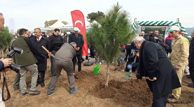İzmir'de "6 Şubat 2023 Deprem Şehitleri Hatıra Ormanı Fidan Dikim Töreni" Yapıldı 
