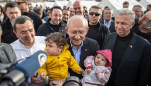 Kılıçdaroğlu Konak Belediyesi'nin çadır kentini ziyaret etti 