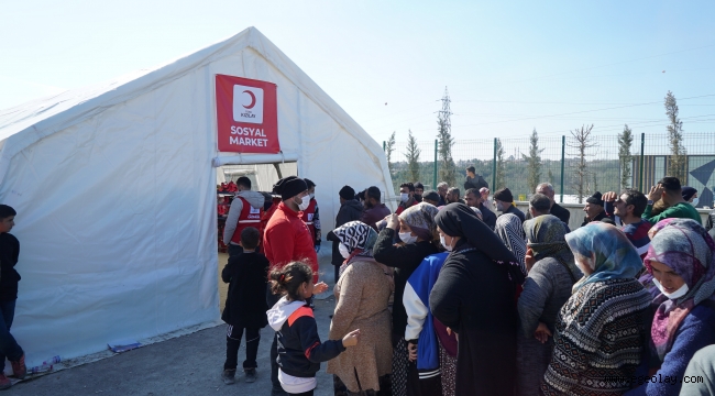 Kızılay'ın Deprem Bölgesindeki Yardım Seferberliği 6 ilde 12 sosyal market hizmet veriyor 