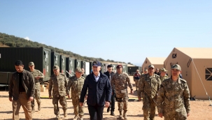 Millî Savunma Bakanı Hulusi Akar: "NATO 4 Bin Kişilik Çadıra İlave Olarak 4 Bin Kişilik Daha Çadır Gönderme Kararı Aldı" 