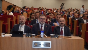 AK Partili Saygılı Büyükşehir Meclisi'ni takip etti 