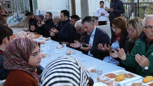 Başkan Sandal, depremzedelerle iftarda buluştu 