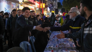 Buca'da kentin kalbinde iftar sofraları kuruldu