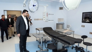 AK Partili İnan, Bayraklı Şehir Hastanesi'nden muhalefete yüklendi:"Takoz Değil Eser Siyaseti Yapıyoruz"