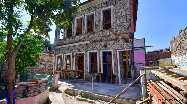 Büyükşehir'den Basmane'ye tarihi dokunuş