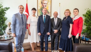 Soyer Ukrayna'nın İstanbul Başkonsolosu Nedilskyi'i ağırladı 