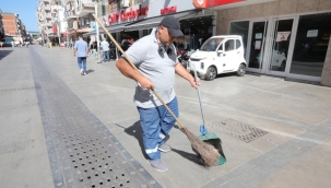 Belediye işçisinden örnek davranış 