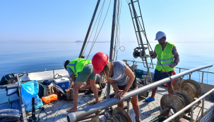 İzmir Körfezi'nin 30 farklı noktasından karot örneği alındı 