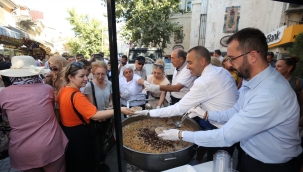 Konak'ta 5 bin kişiye aşure 