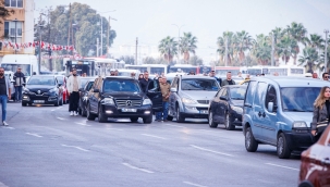 Saat 9'u 5 geçe İzmir'de hayat durdu 