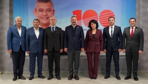 CHP İzmir İl Başkanı Aslanoğlu'ndan Adaylarla İlk Zirve 