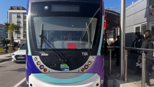 Çiğli Tramvayı "Kırmızı" ve "Mavi" hatla İzmirlilerin hizmetinde 