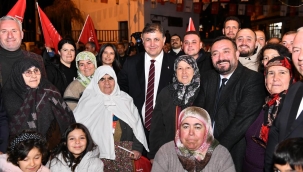 Başkan Cemil Tugay Ödemişlilerle İzmir Marşı'nı söyledi 