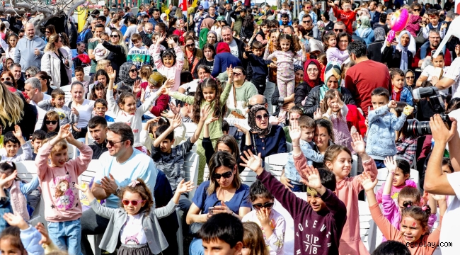 Bayraklılı çocuklar şenlikte buluştu