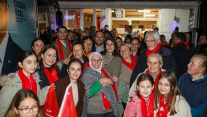 Çeşme CHP Adayı Lal Denizli: "Turizme Katkı Sağlayacak Alanlarımızın Sayısını Artıracağız" 