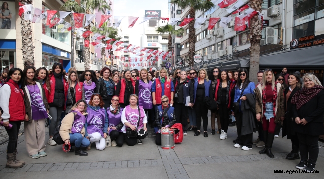 CHP'li Mutlu kadınlarla alana indi: Belediyeyi yönetirim bulaşığa karışmam! 