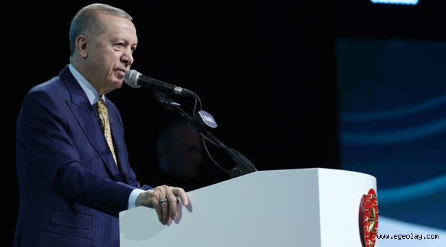 Cumhurbaşkanı Erdoğan: Kadınla aile arasında duvarlar ören her türlü yaklaşımı reddediyoruz 